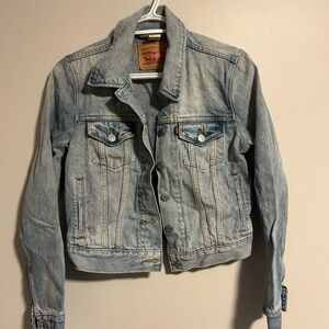 Levi's women’s small light wash Denim button up Jean Jacket S40117 ex-boyfriend